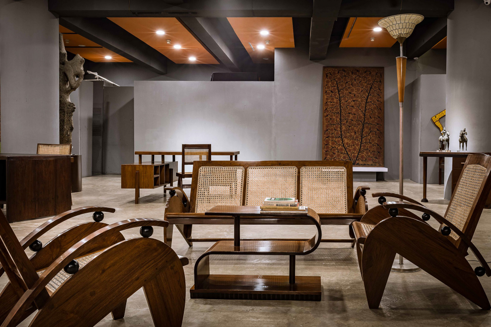 Nuika Zupank Dress Table