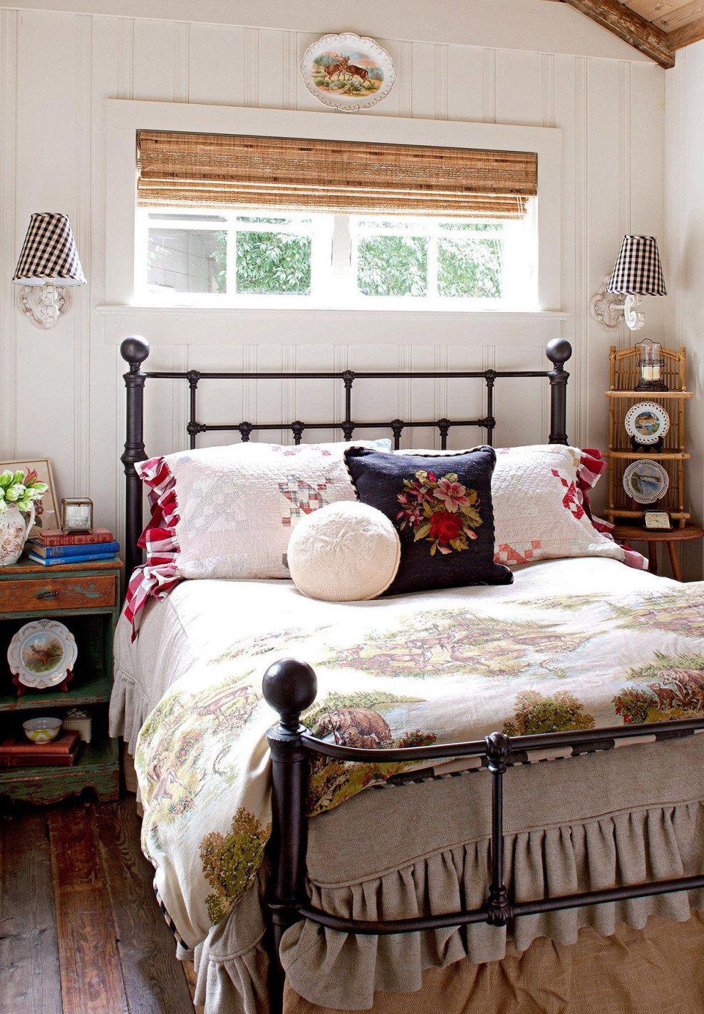 Маленькая спальня в деревенском стиле
