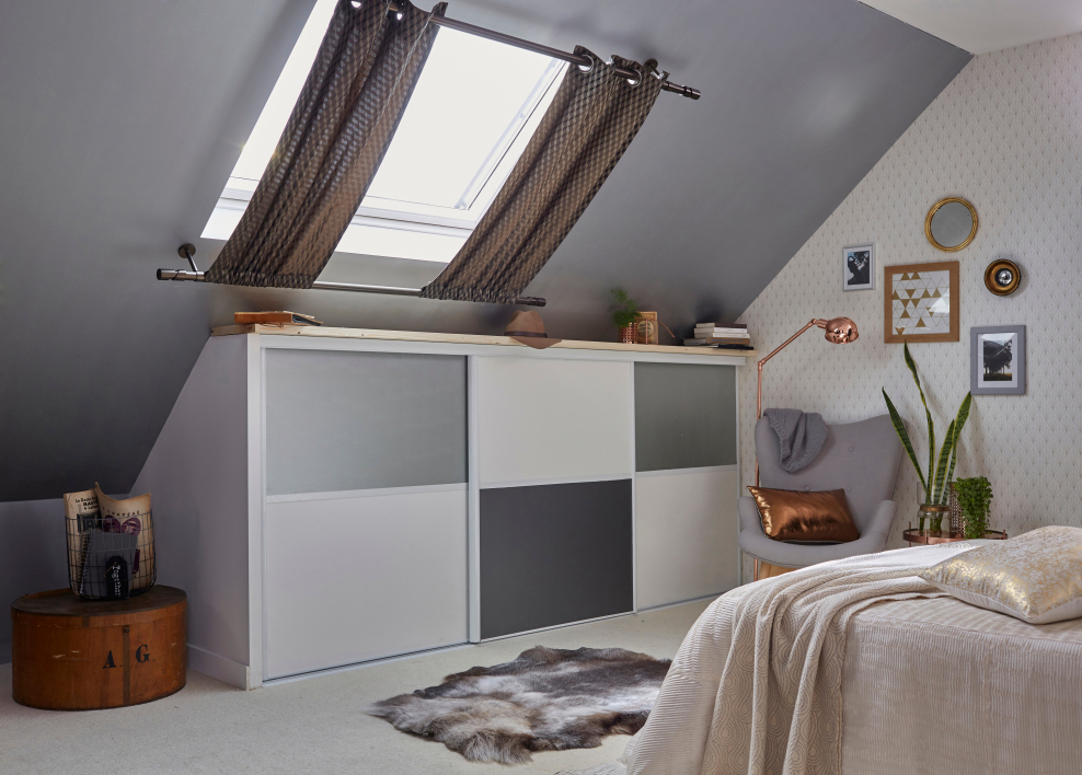 Комната с мансардной крышей