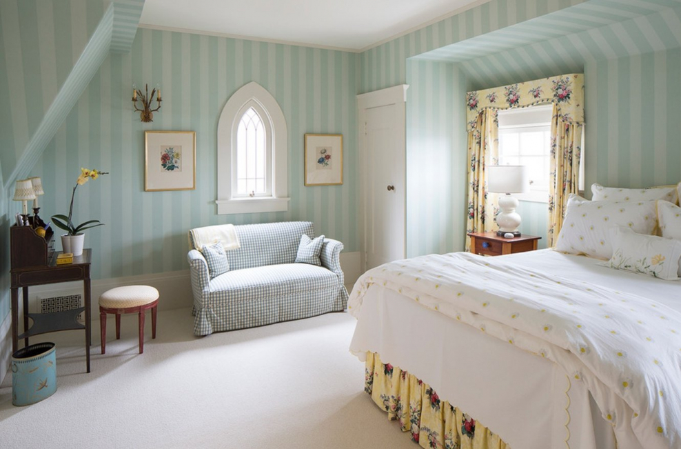 Спальня в стиле классика с элементами Прованса