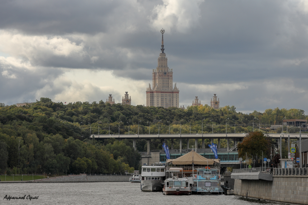 Набережная Москвы реки Лужники