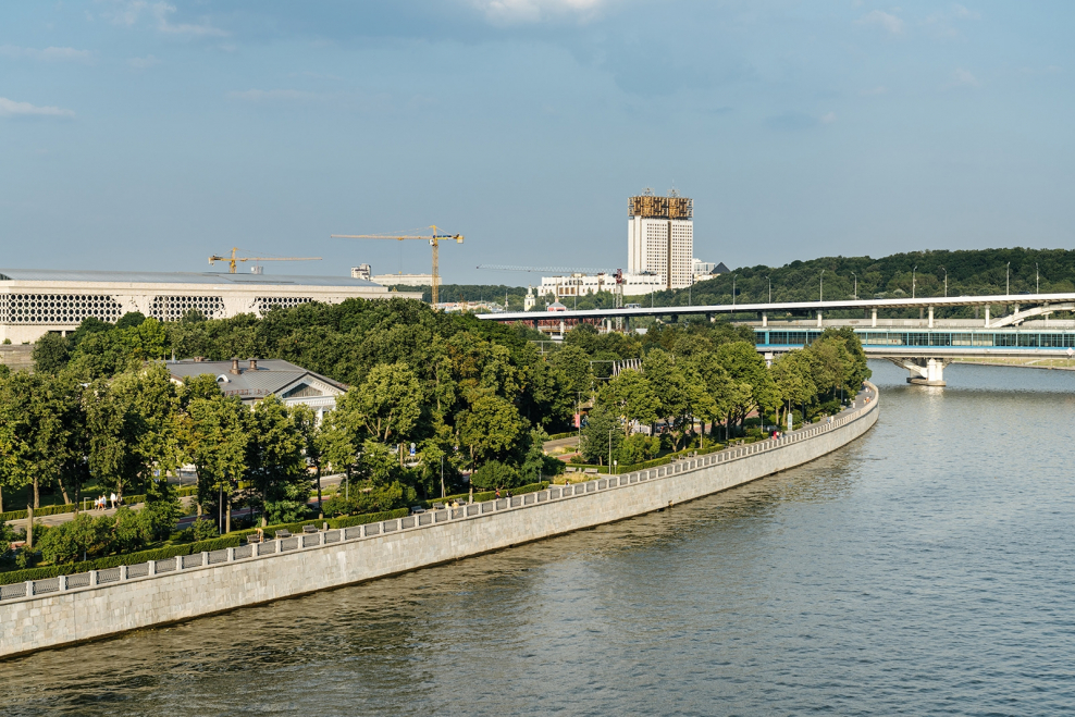Лужнецкая набережная 1980 года