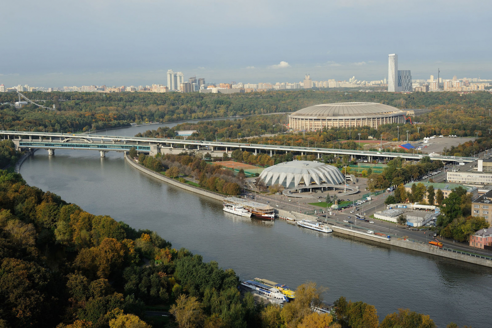 Лужнецкая набережная Москва
