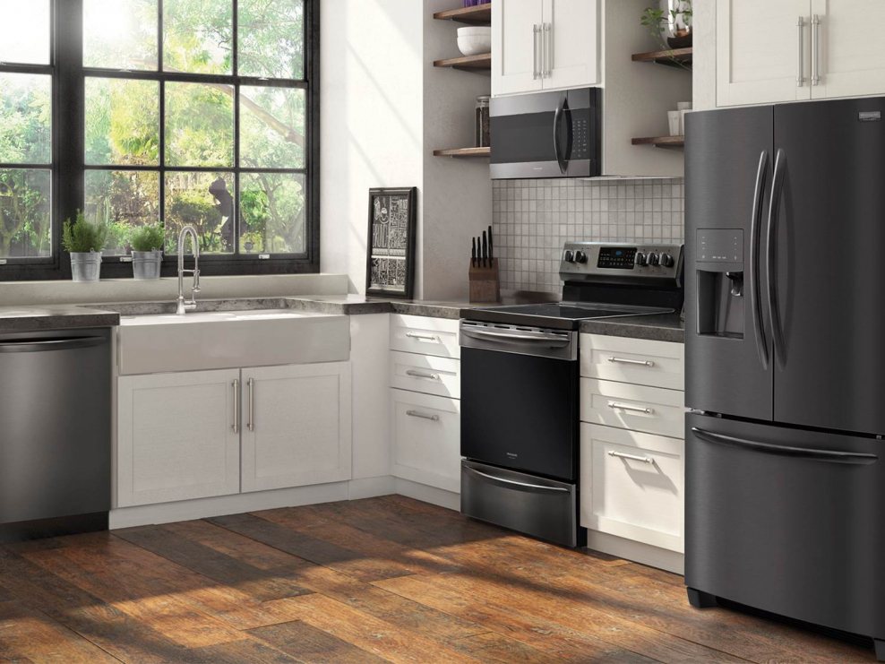 Кухня с двойным холодильником