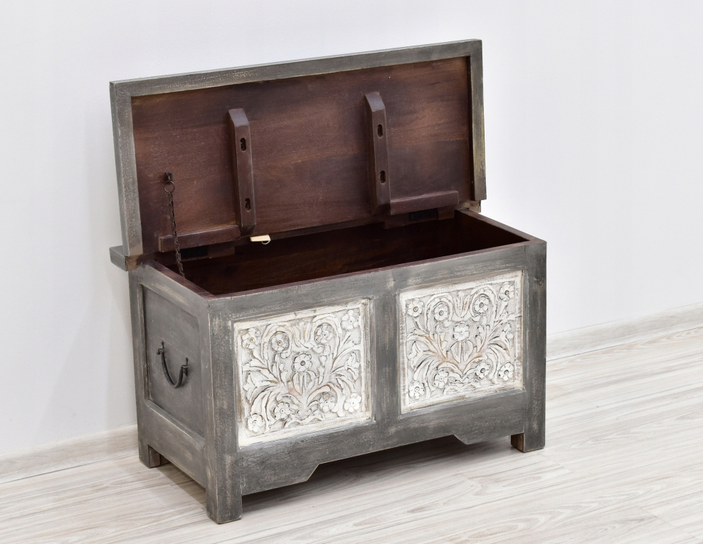 Комод в арабском стиле