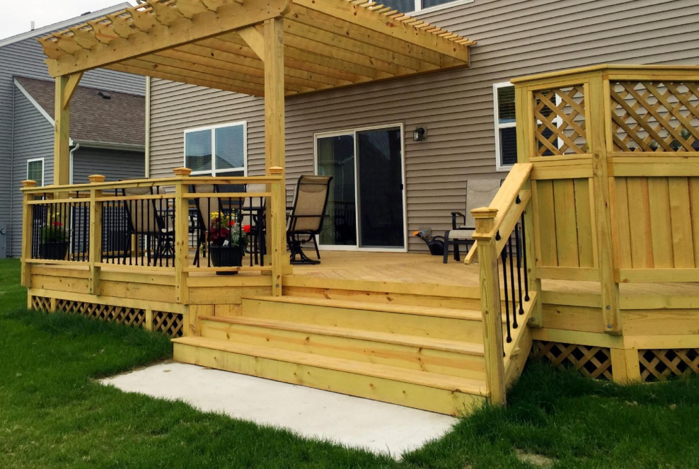 Крыльцо к беседке на даче