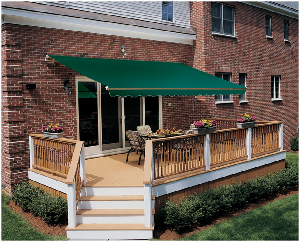 Терраса к кирпичному дому