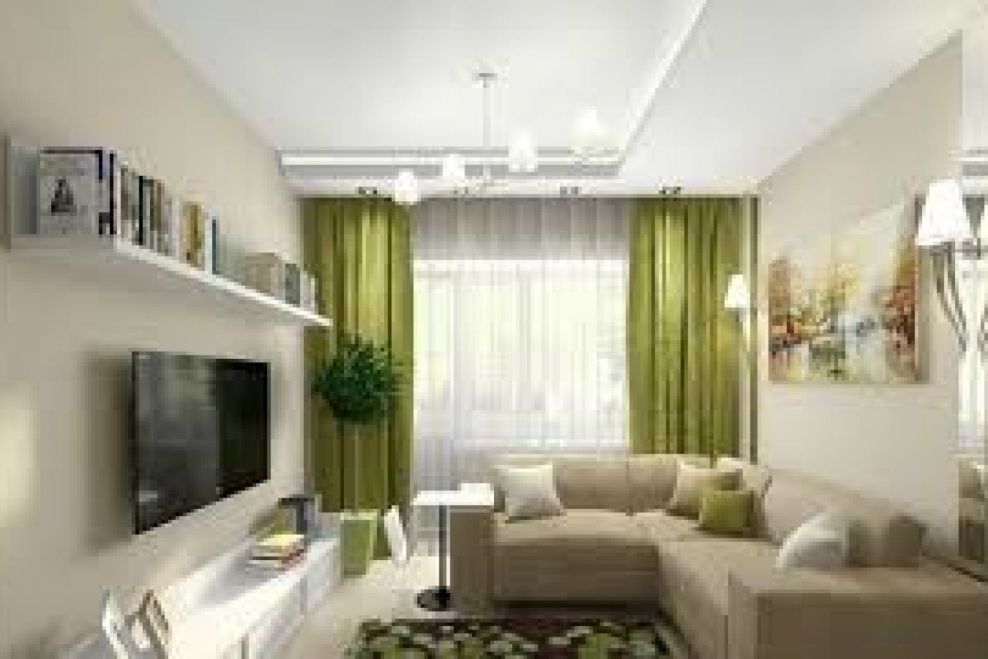 Светлая гостиная с угловым диваном