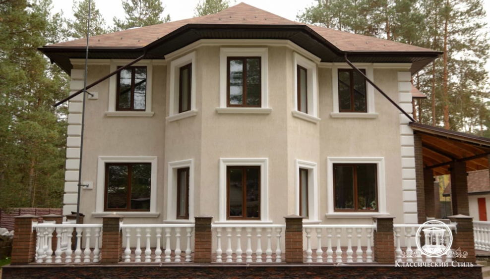 Дом в классическом стиле фасад короед цоколь мозаика