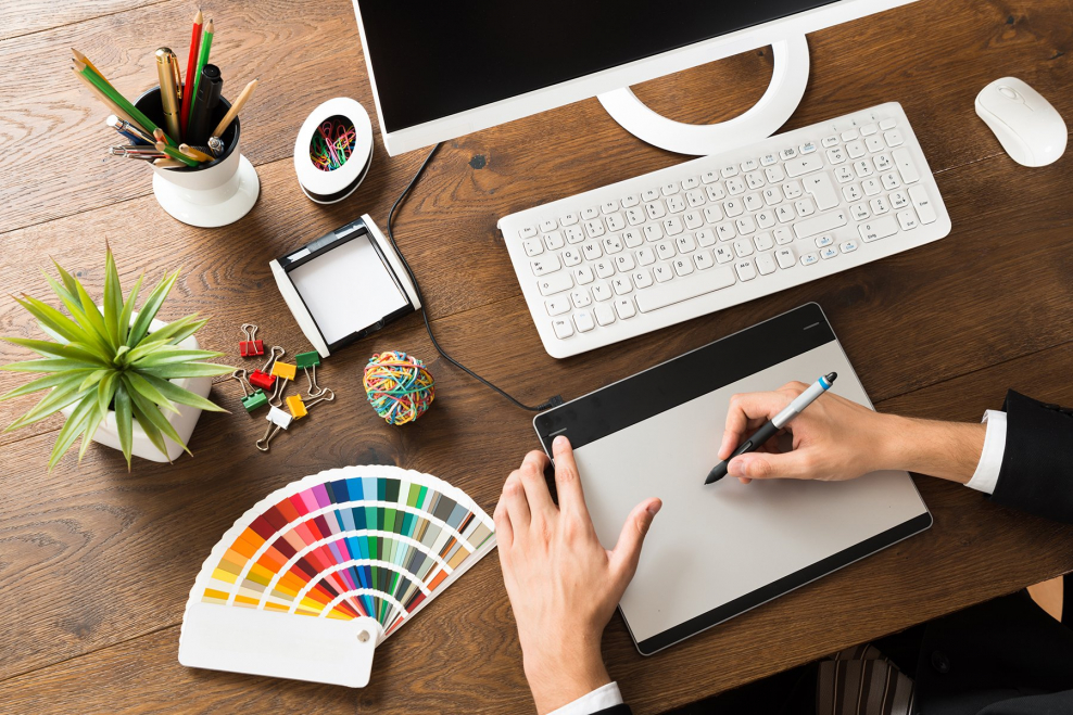 Стол графического дизайнера