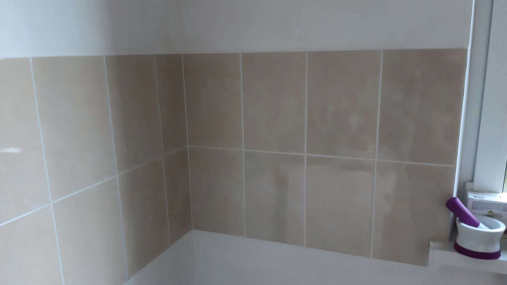 Глянцевая затирка для плитки