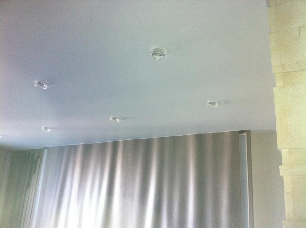 Короб под потолочный карниз