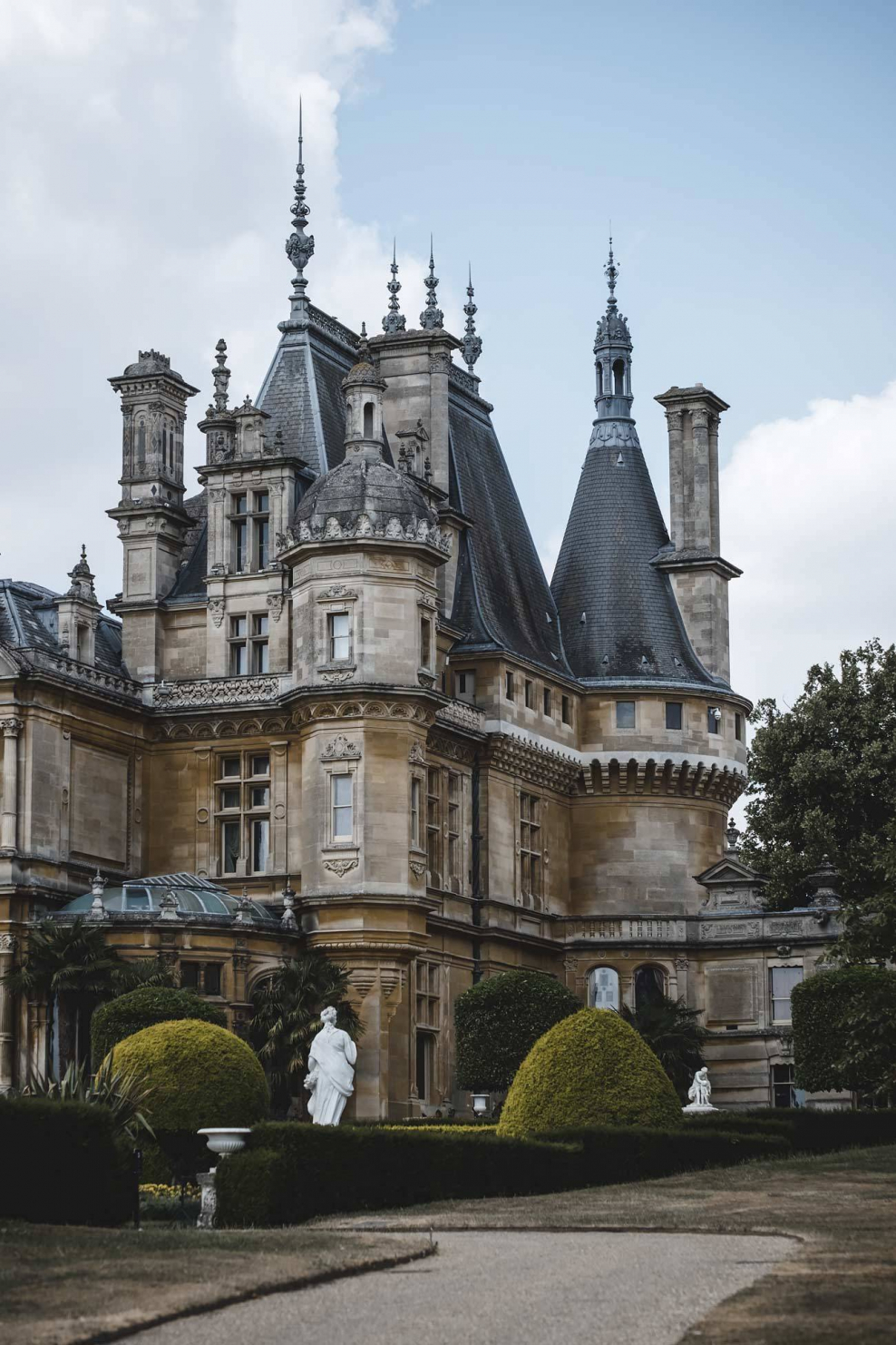 Поместье Уоддесдон в Англии