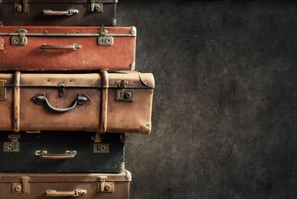 Стопка чемоданов