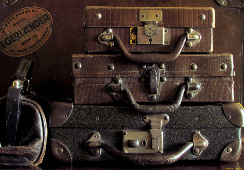 Старый чемодан застежки