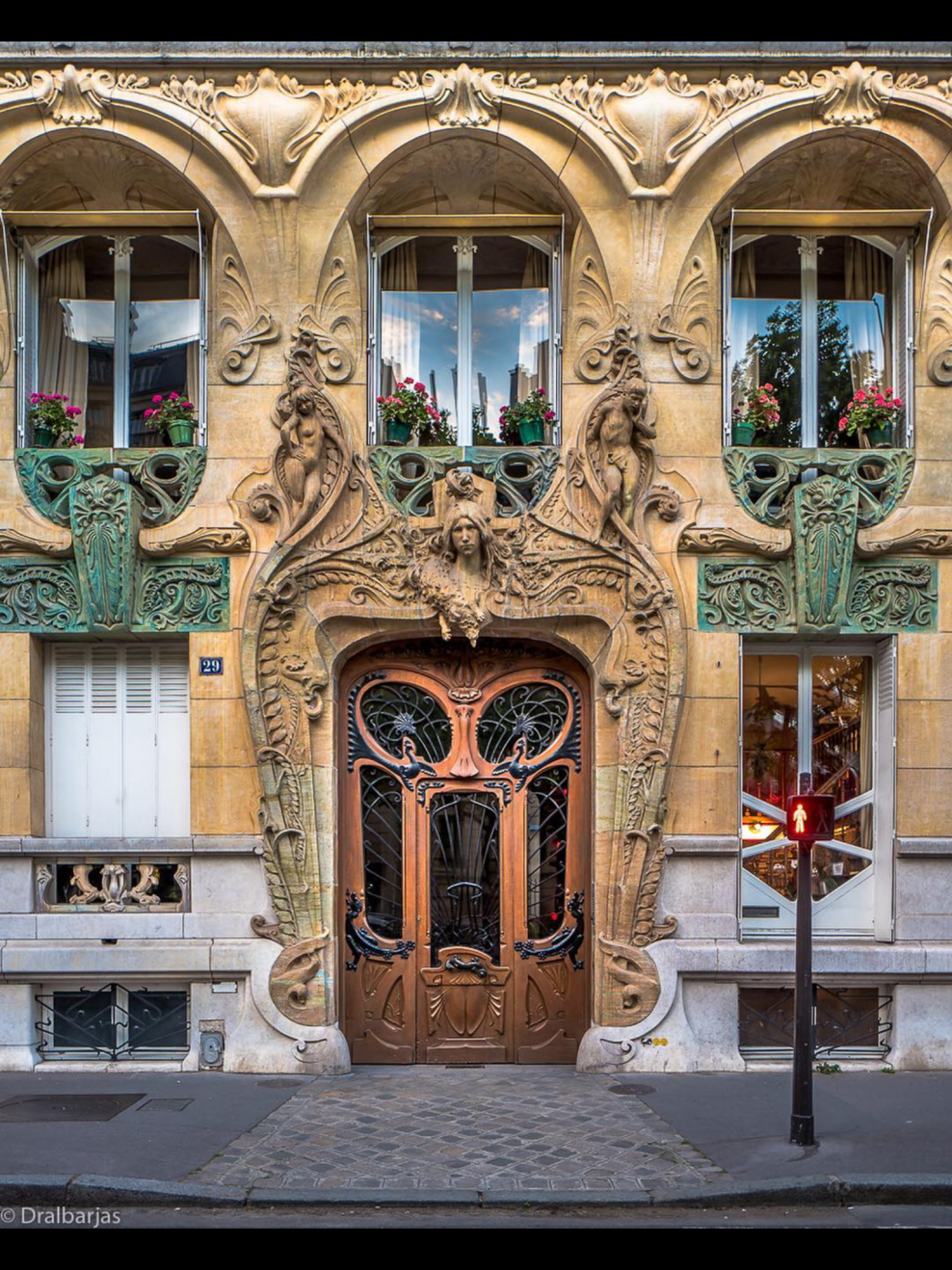 «Ар-нуво» (Art nouveau, Франция, Эктор Гимар)