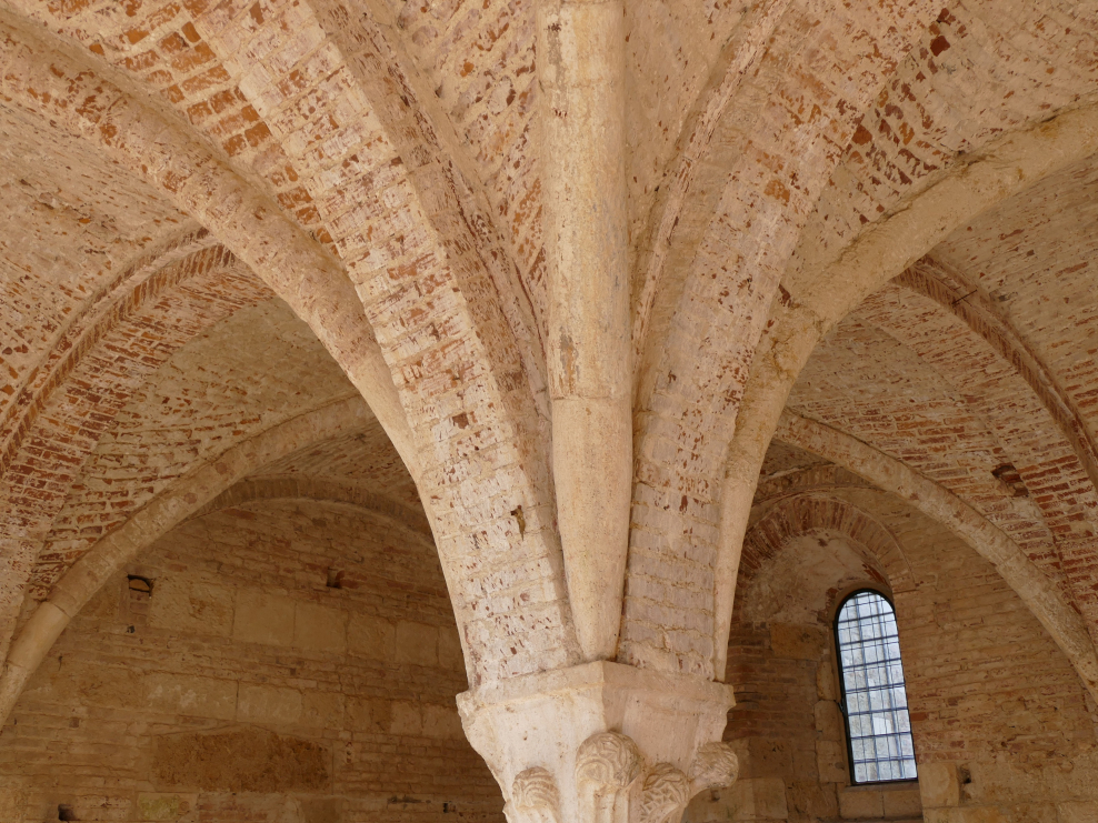 Деревянный свод в храме