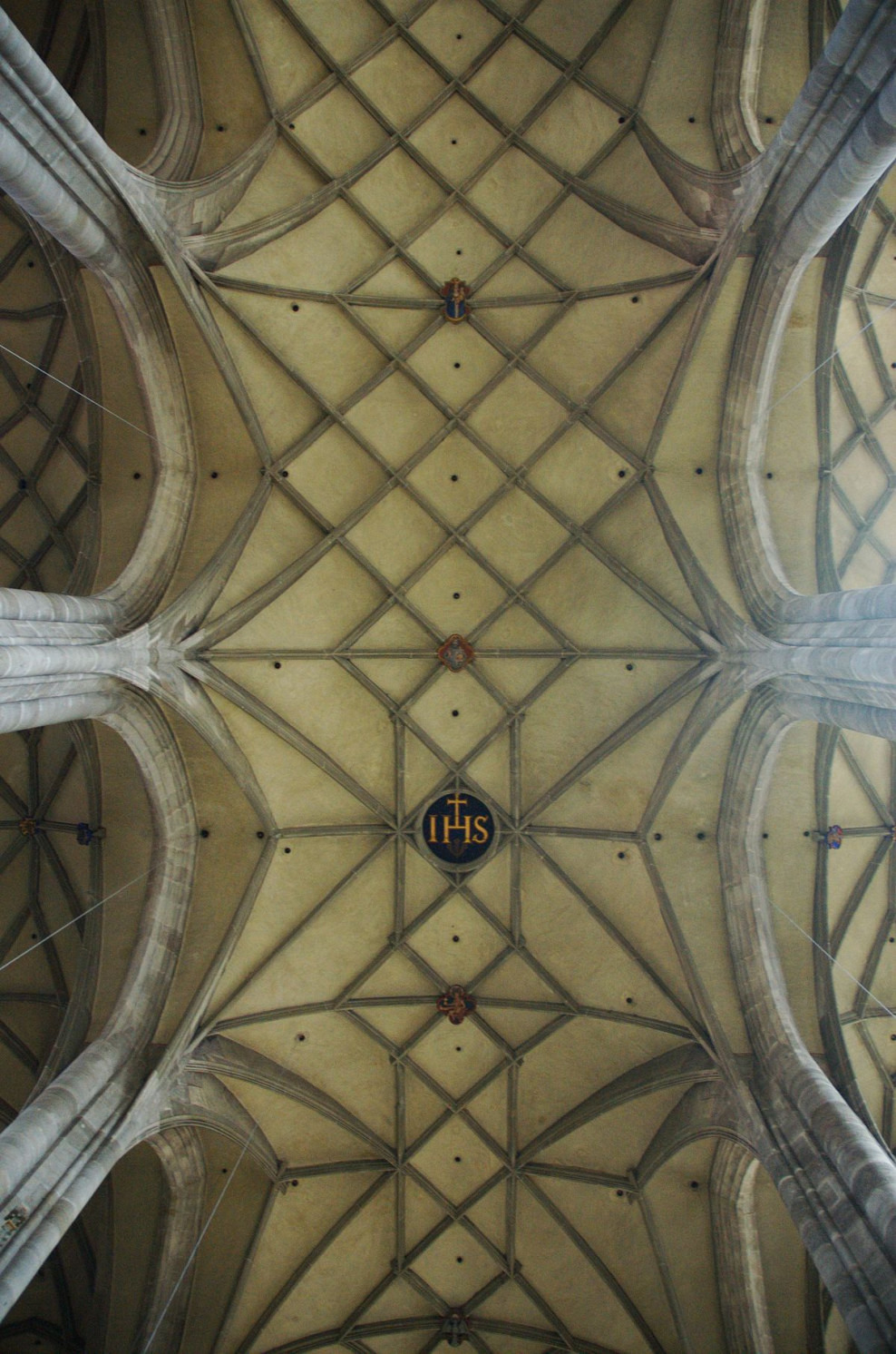 Шестигранный нервюрный свод