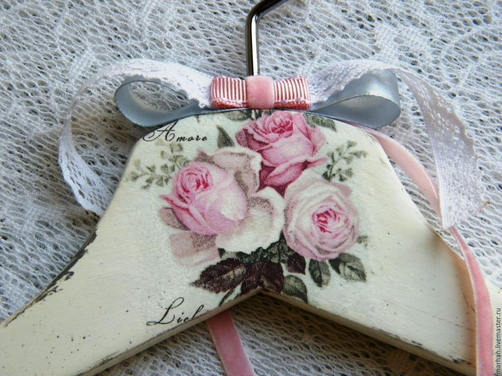 Шкаф в стиле декупаж