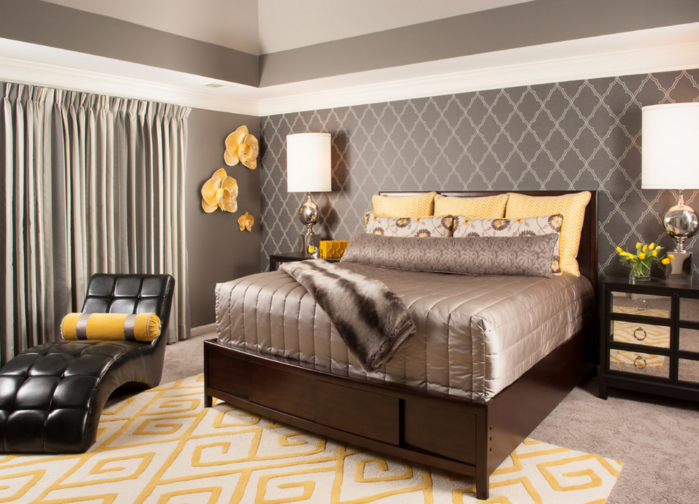 Гостиная в светлых тонах с яркими акцентами