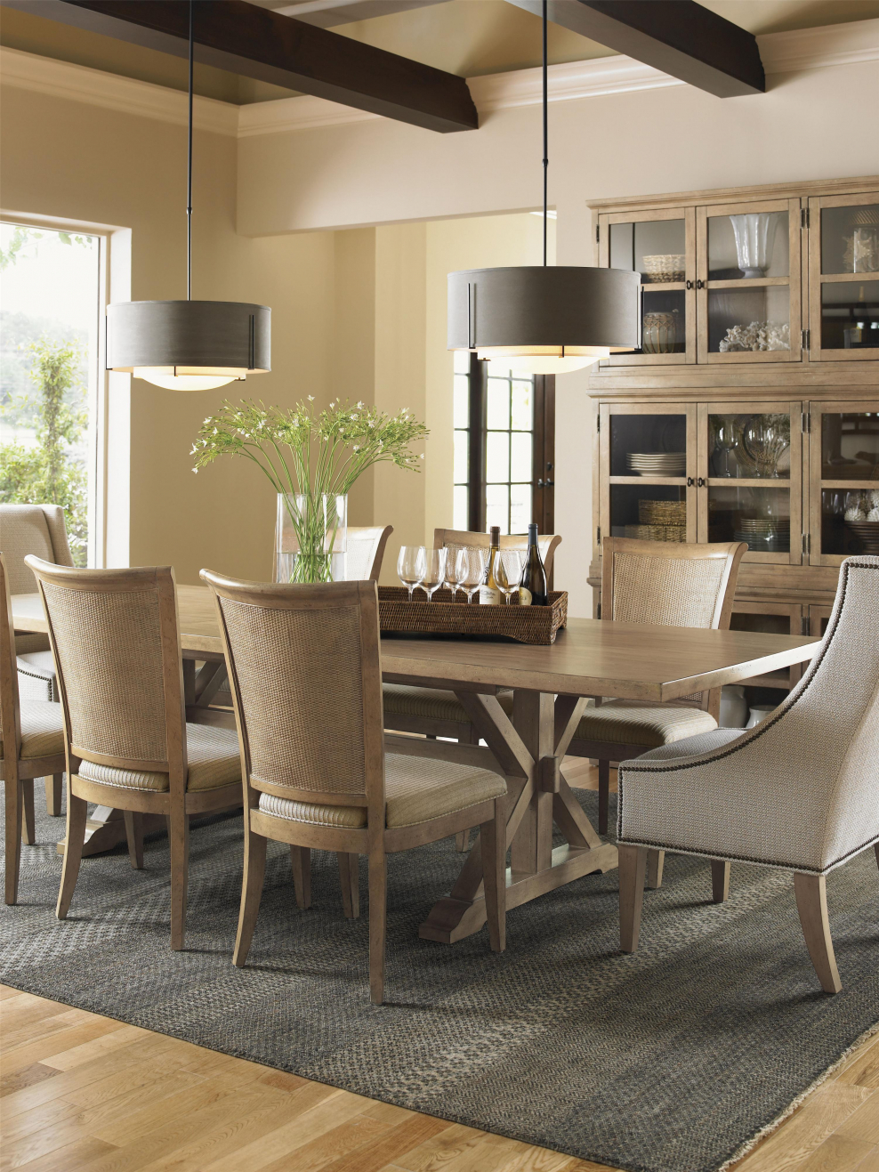 Ковер под обеденный стол как правильно выбрать