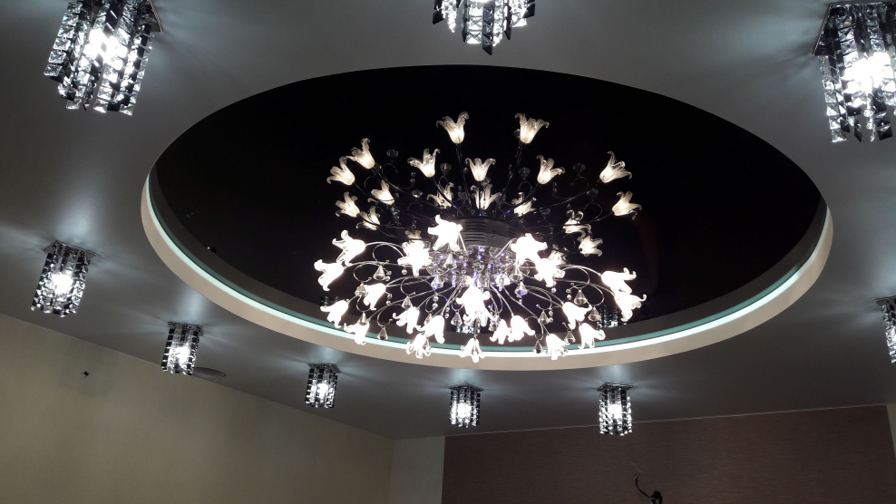 Двухуровневые натяжные потолки