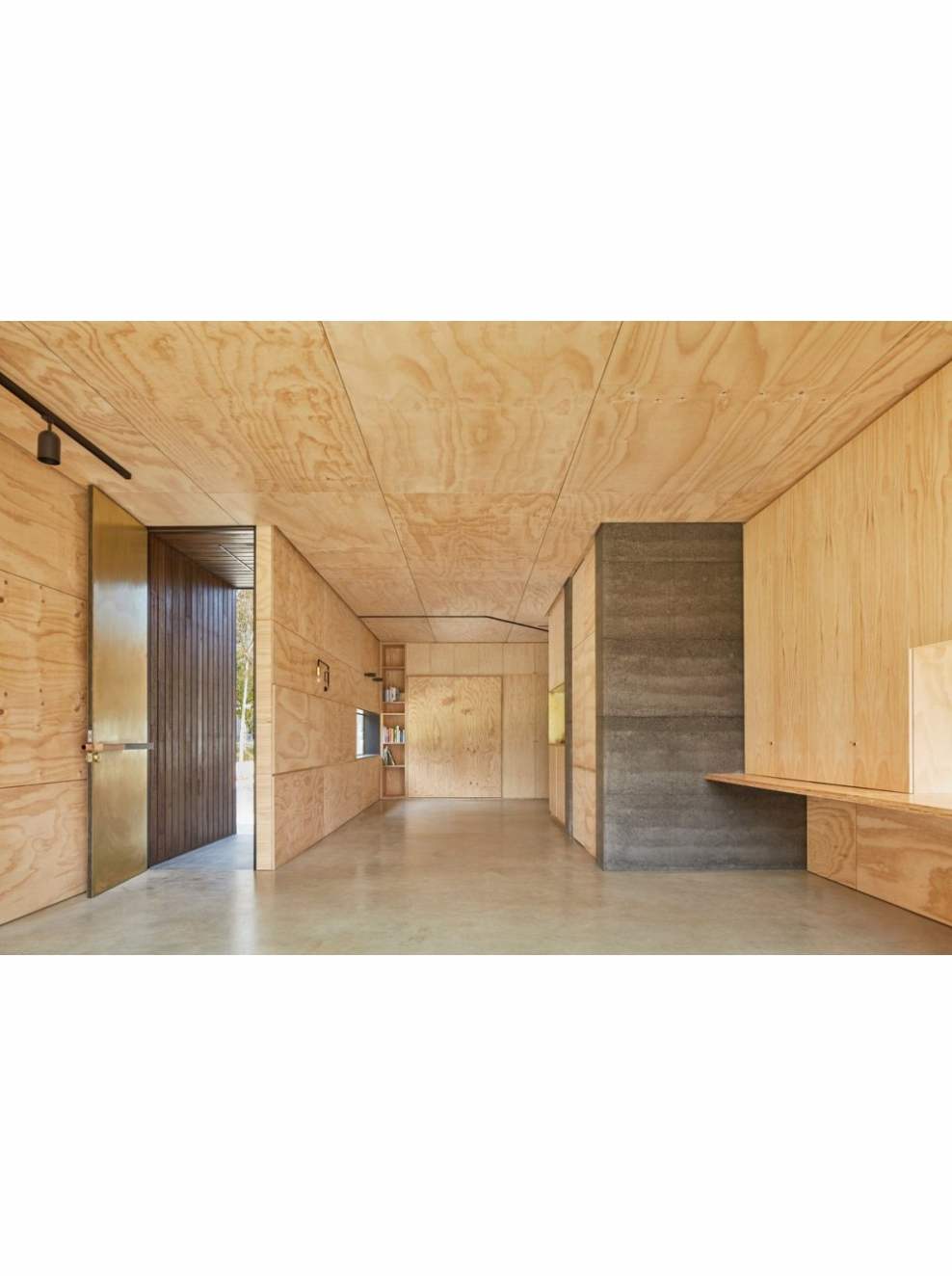 Фанера Ilim Timber ФСФ нешлифованная 3/3 2440ммx1220ммx18мм