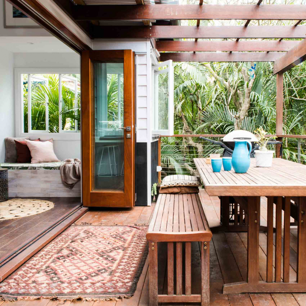 Беседки хайтек с барбекю