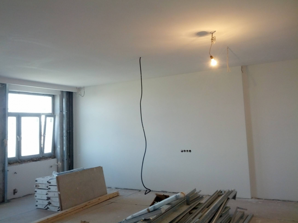 Розетки поверх черновой отделке