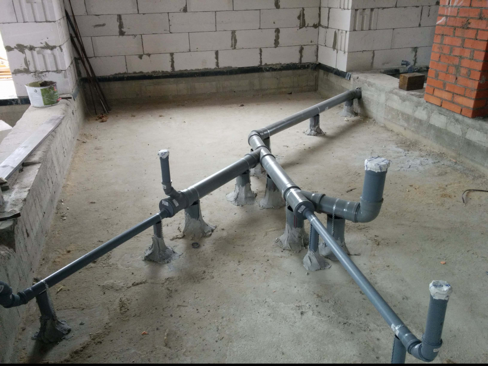 Разводка канализационных труб в частном доме