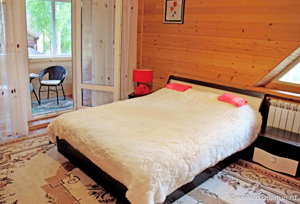 Спальная комната в стиле Шале