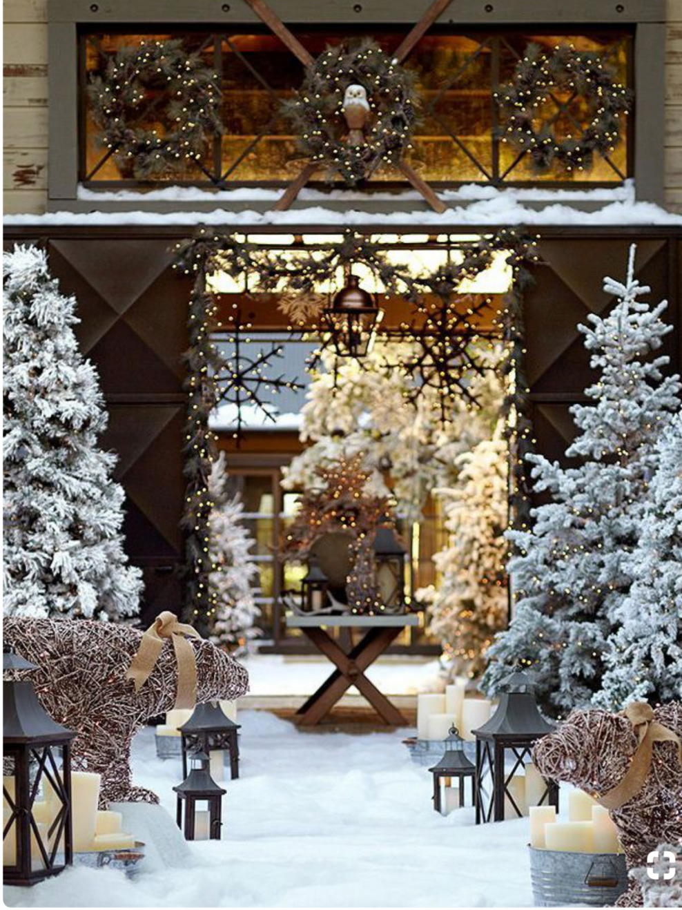 Декор "зимние грезы" /белые ягодки хвоя 19 см/