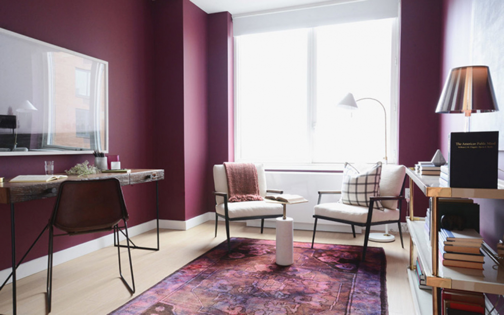 Вишневые стены в интерьере
