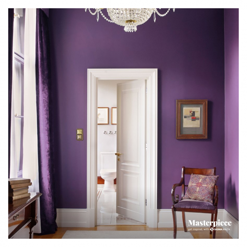 Прихожая в фиолетовом цвете