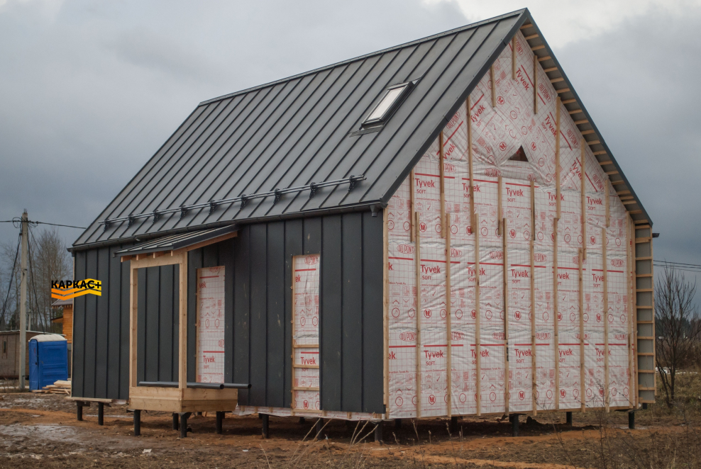 Барнхаус фронтон