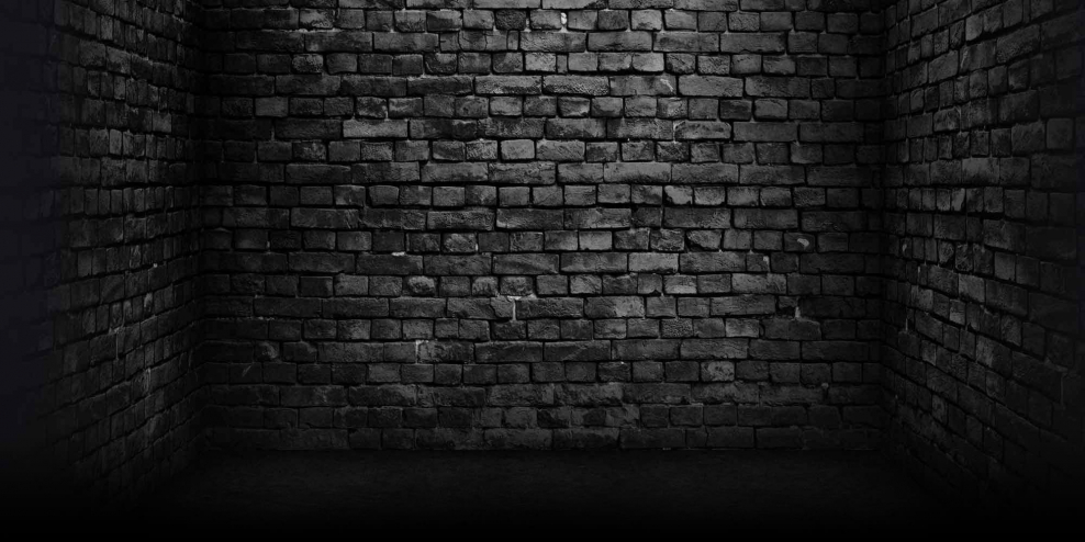 Мрачная стена