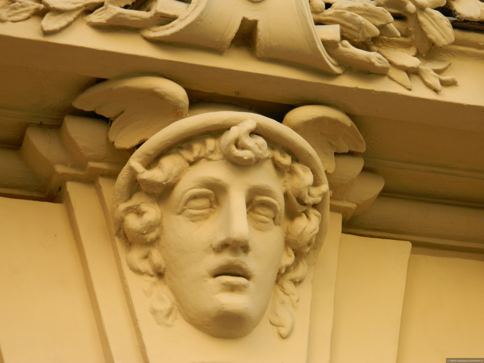 Самые известные маскароны Петербурга