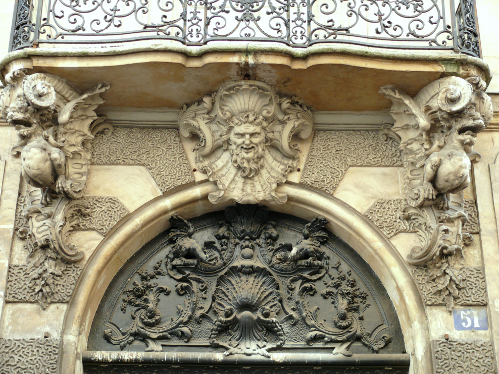 Маскароны, горгульи в архитектуре как различать