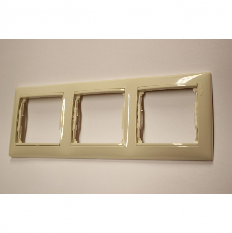 Рамки Легранд Валена