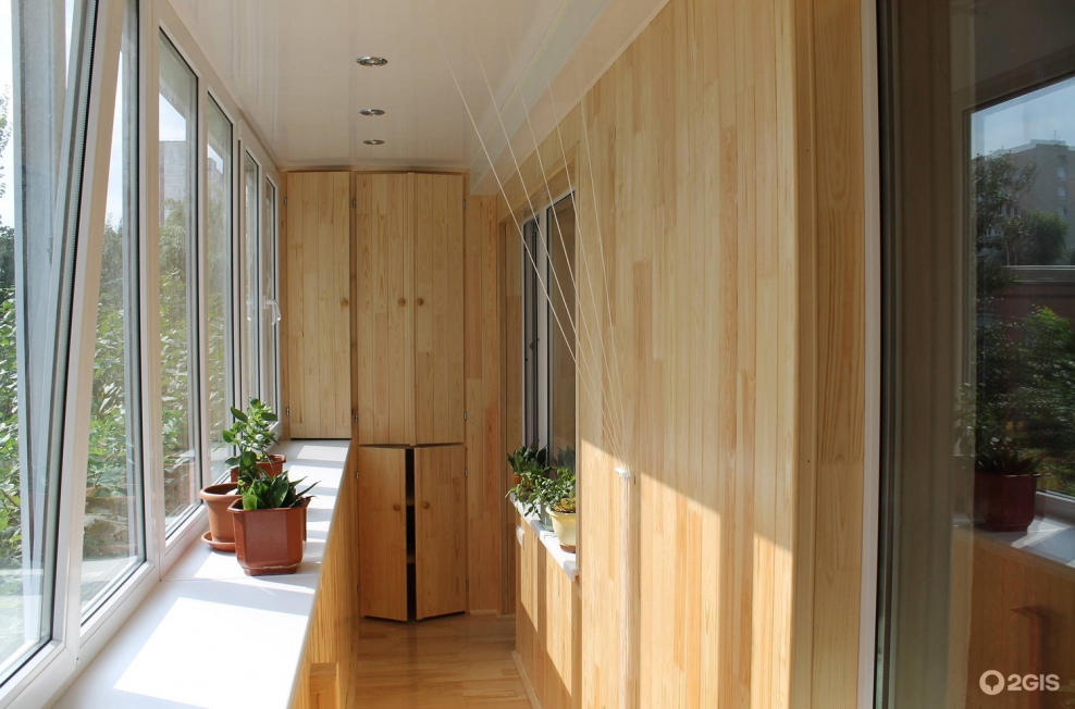 Обшить балкон имитацией бруса