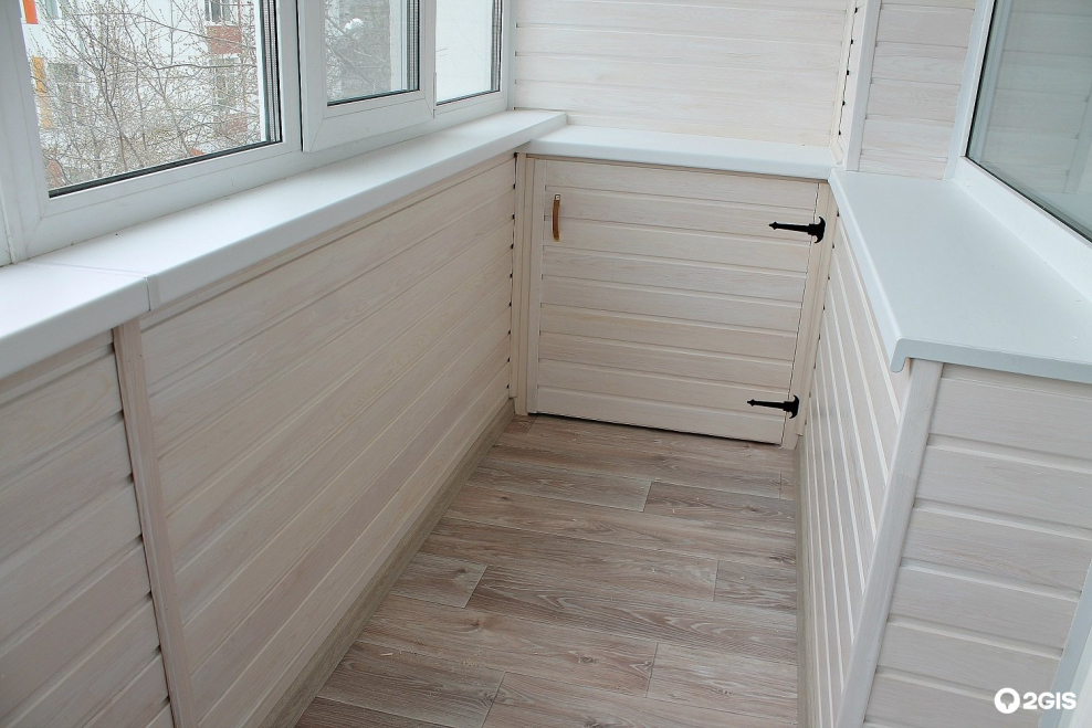 Обшивка балкона гармошкой