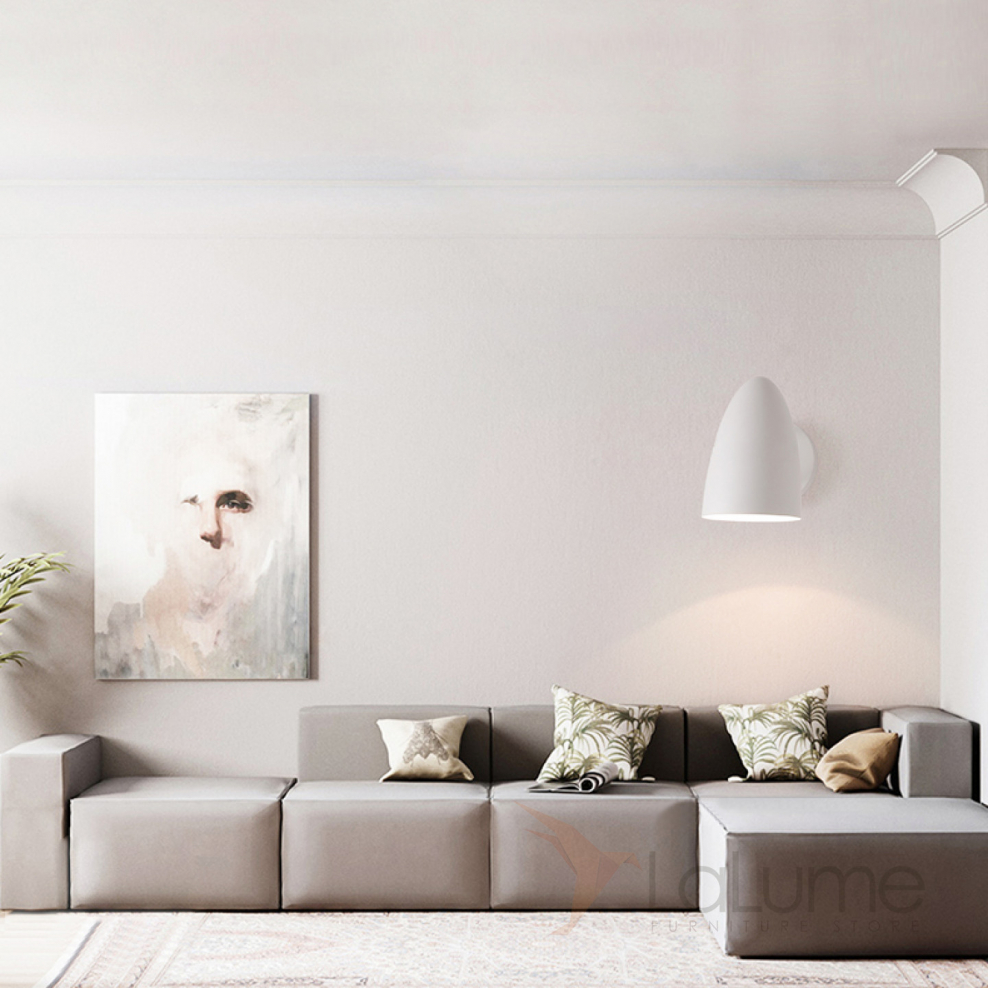 Светильник настенный в гостиную над диваном