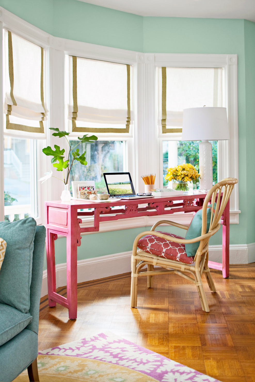 Рабочее место в эркере