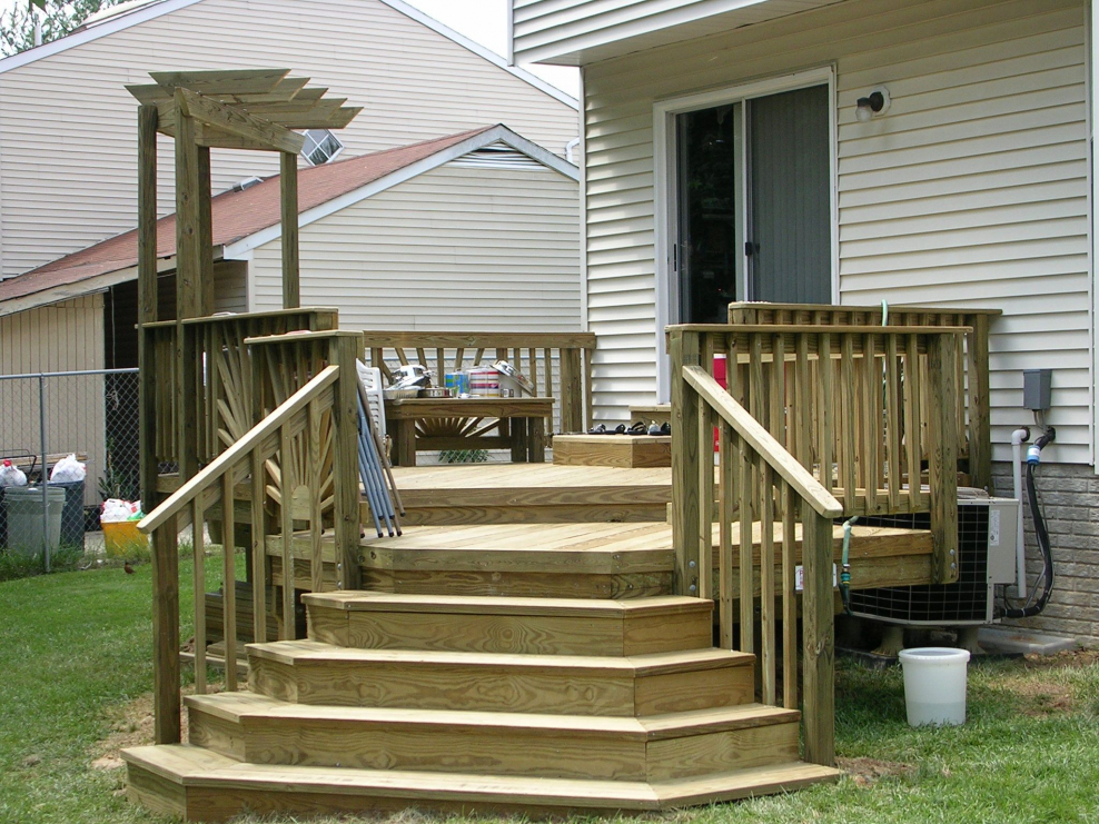 Угловая лестница на крыльцо