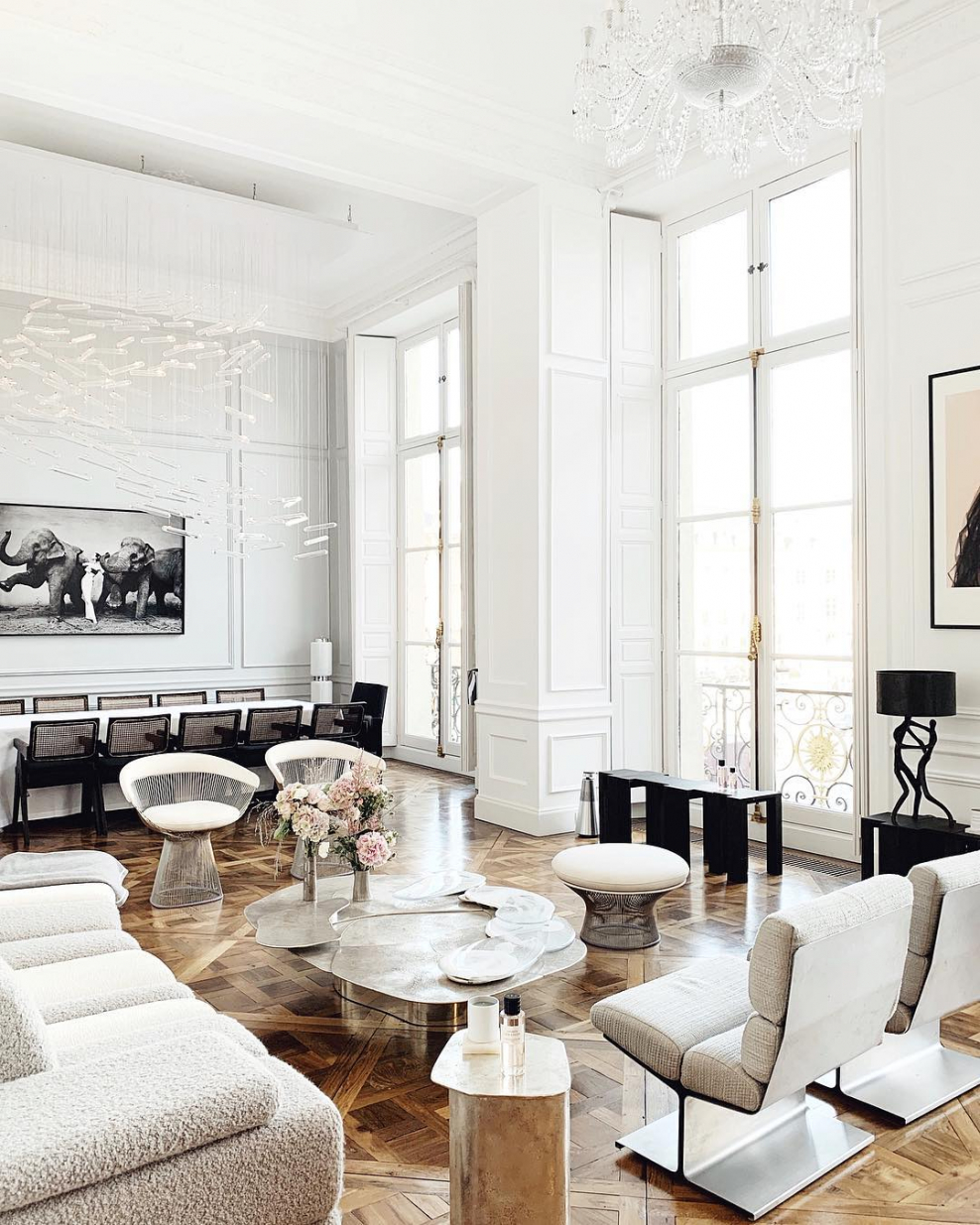 Интерьер гостиной французский городской стиль