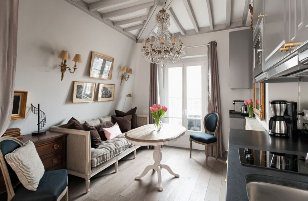 Люстра в парижском стиле