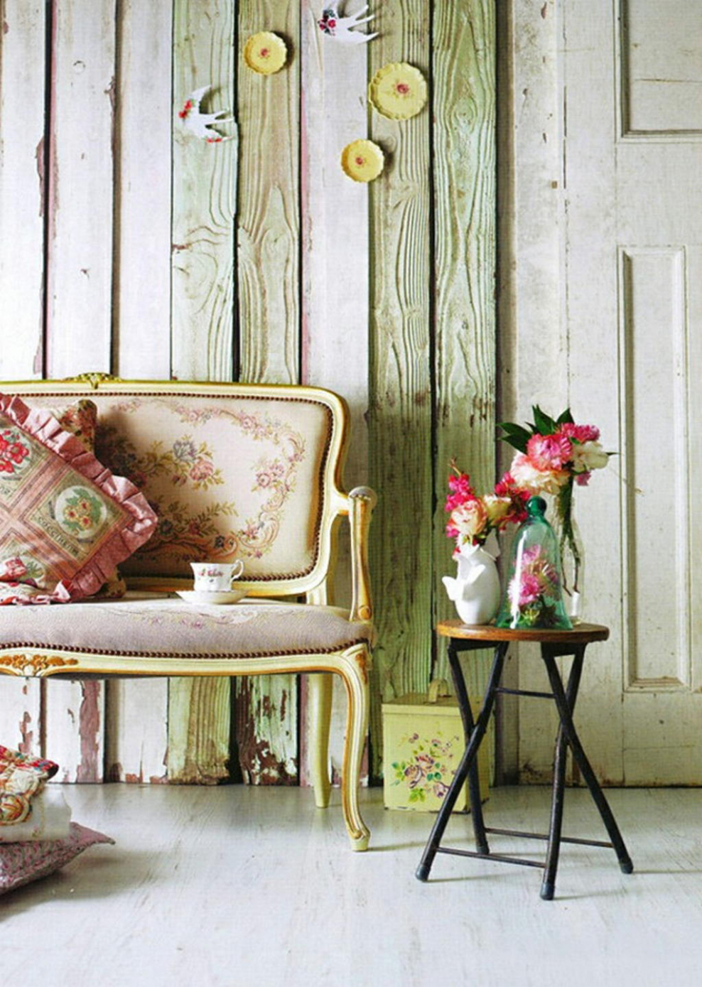 Стена в винтажном стиле