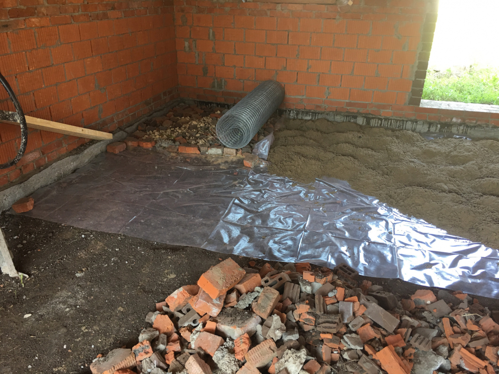 Бетонная стяжка в гараже