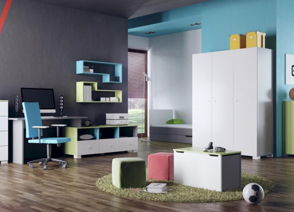 Яркие цвета в детской комнате