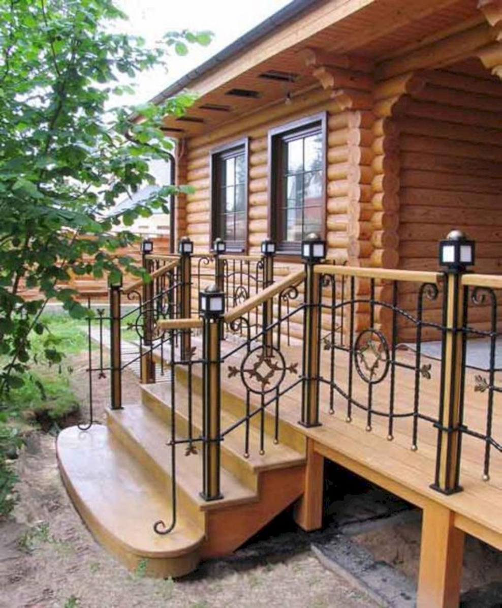 Уличная лестница из дерева